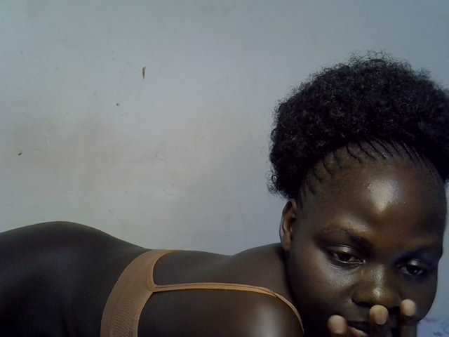African-qeen1
