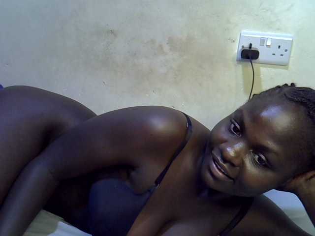 African-qeen1