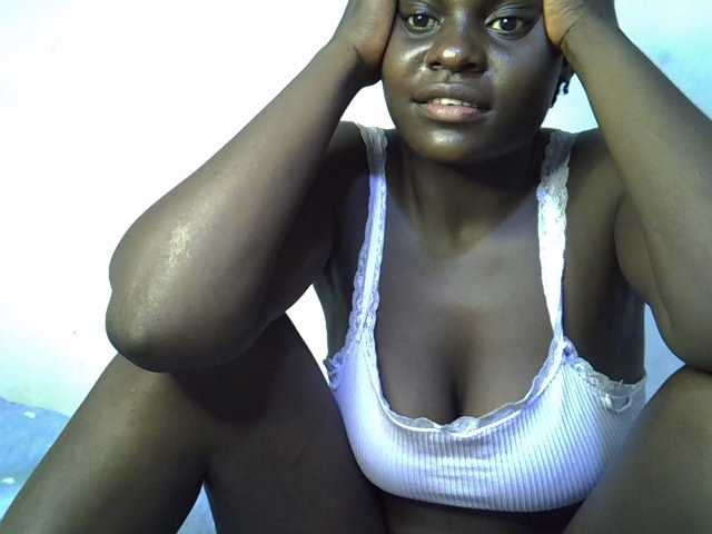 African-qeen1