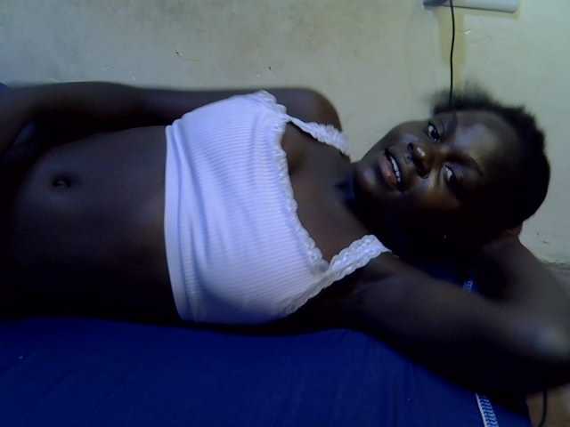 African-qeen1