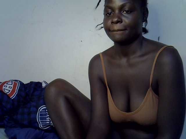 African-qeen1