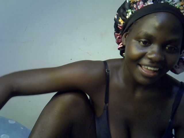 African-qeen1 live cam on BongaCams