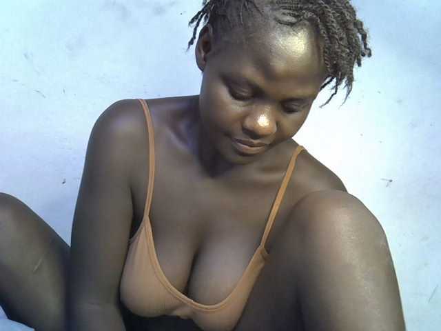 African-qeen1 live cam on BongaCams