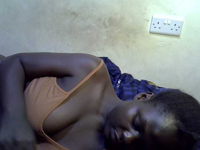 African-qeen1