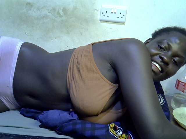 African-qeen1