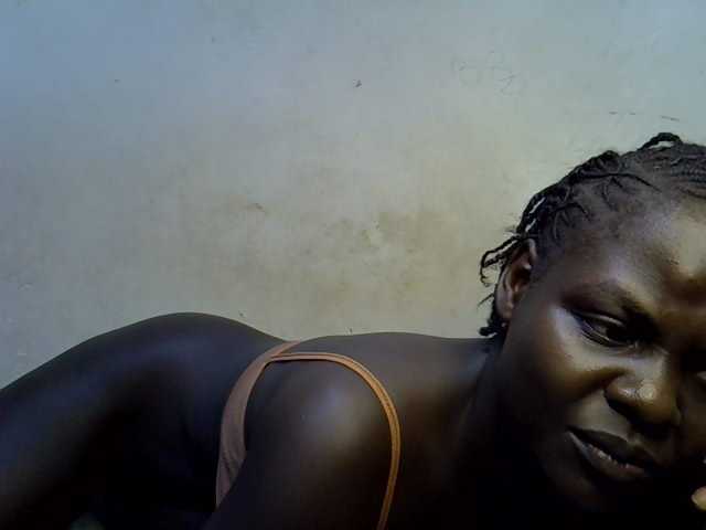 African-qeen1