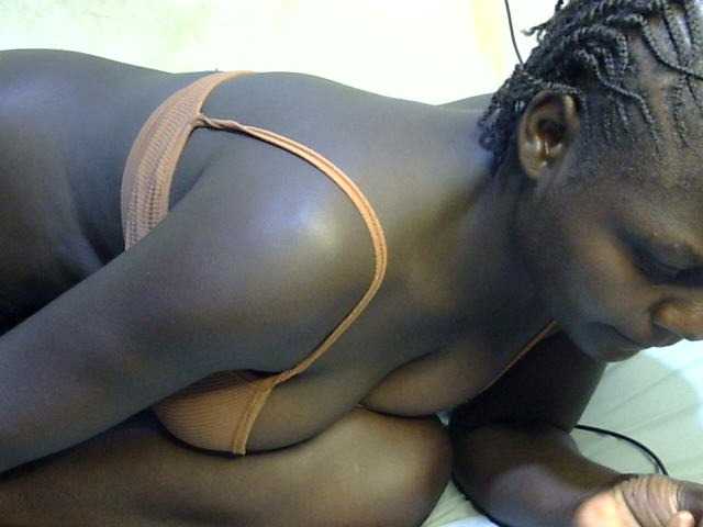 African-qeen1 live cam on BongaCams