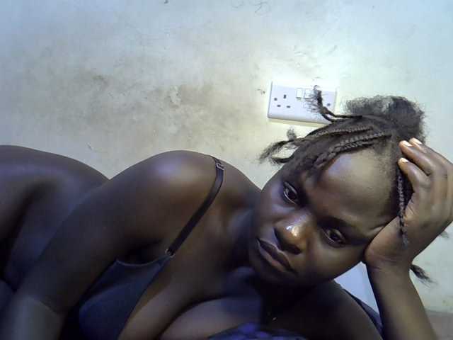 African-qeen1 live cam on BongaCams
