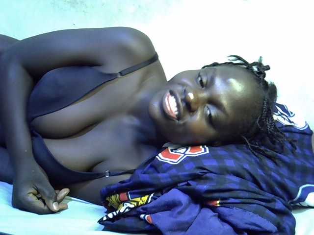 African-qeen1 live cam on BongaCams