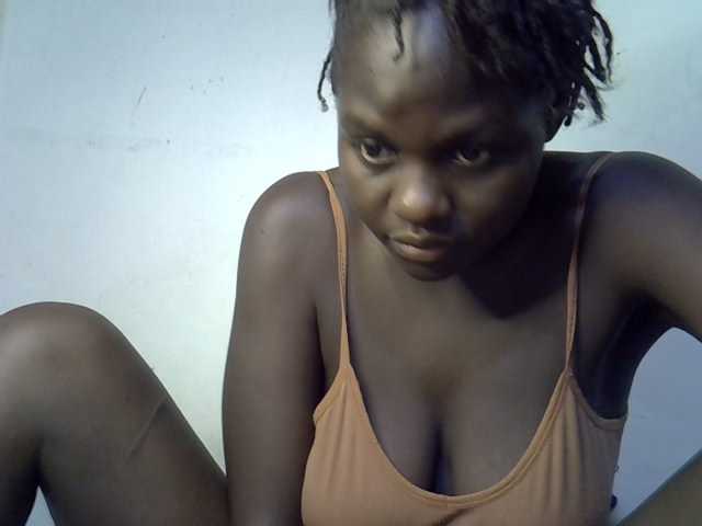 African-qeen1 live cam on BongaCams