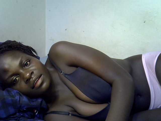 African-qeen1