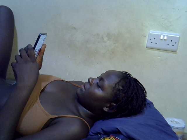 African-qeen1 live cam on BongaCams