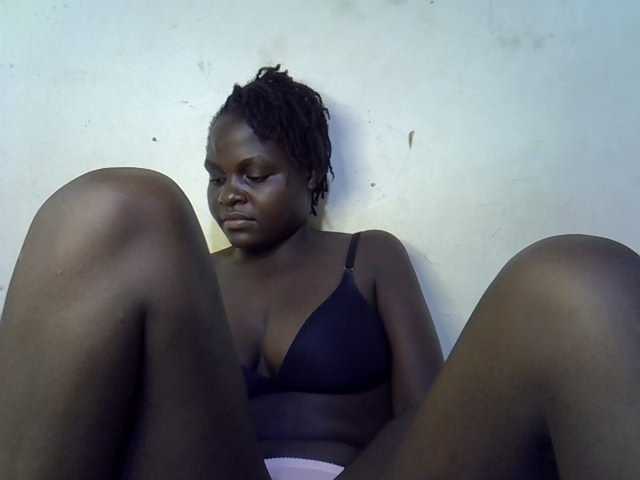 African-qeen1