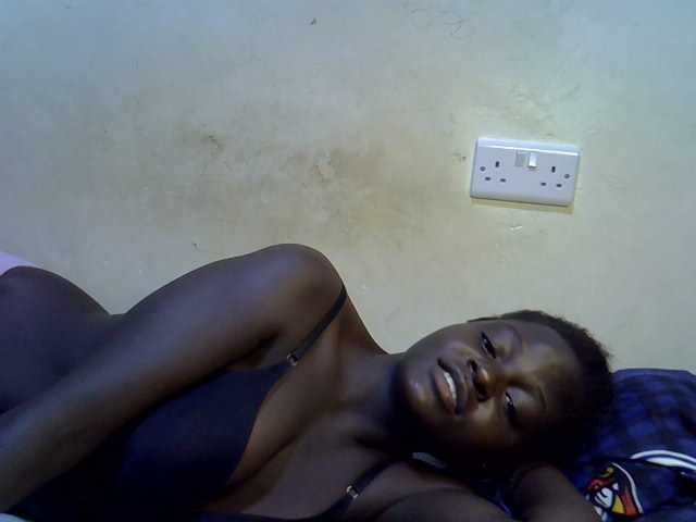 African-qeen1