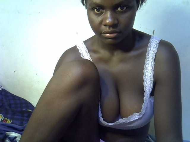 African-qeen1 live cam on BongaCams