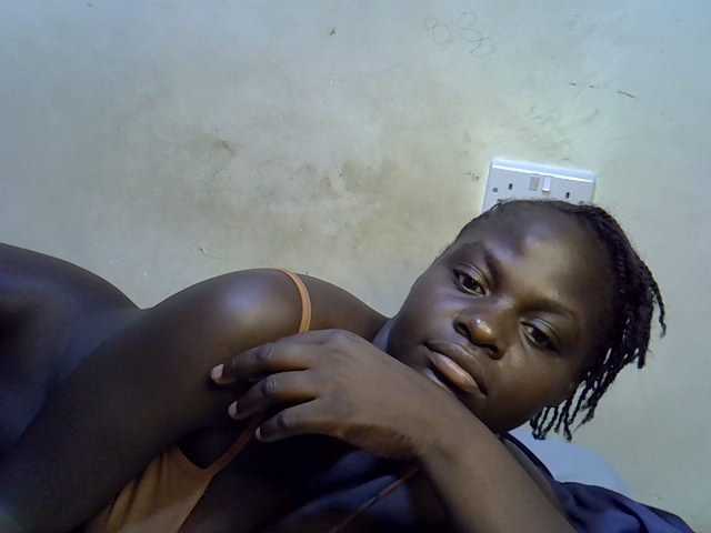 African-qeen1