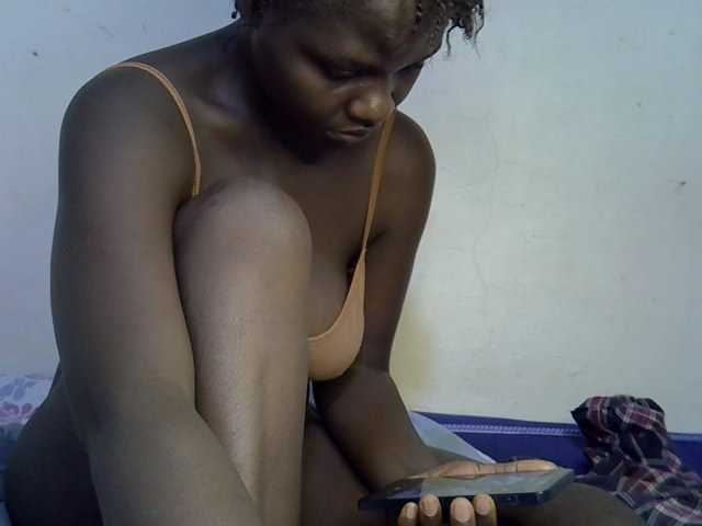 African-qeen1 live cam on BongaCams