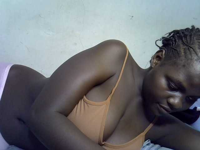 African-qeen1 live cam on BongaCams