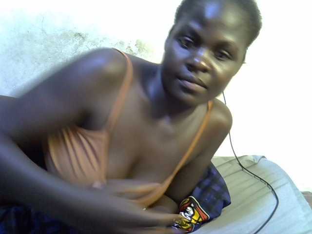African-qeen1
