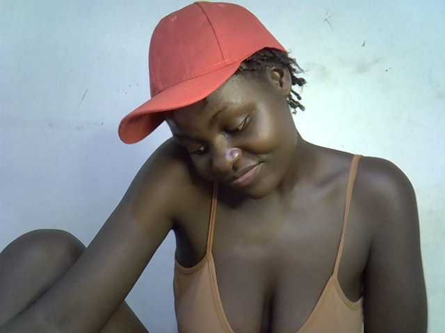 African-qeen1