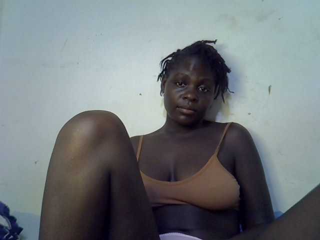 African-qeen1