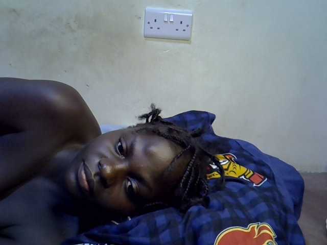 African-qeen1