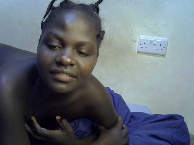 African-qeen1 live cam on BongaCams