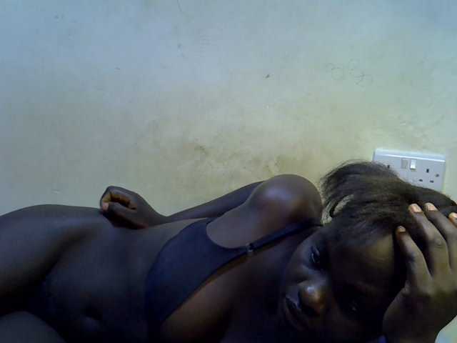 African-qeen1 live cam on BongaCams