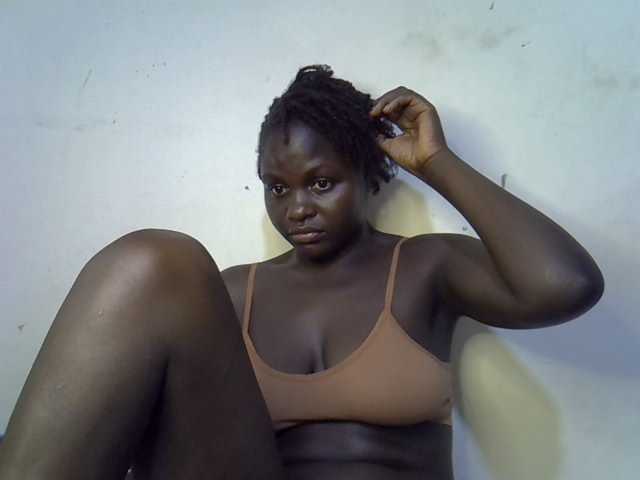 African-qeen1 live cam on BongaCams