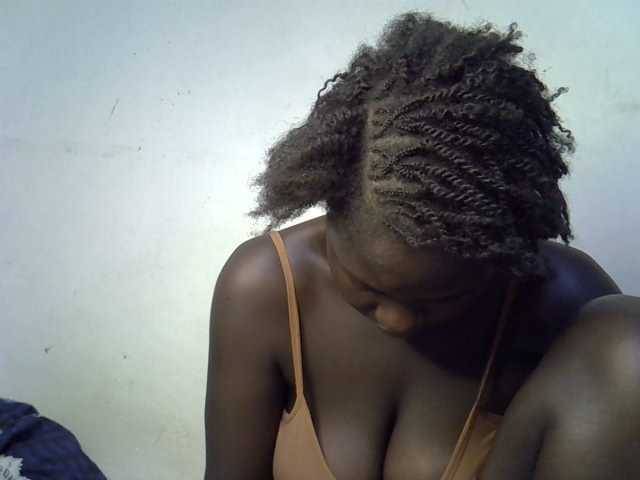 African-qeen1