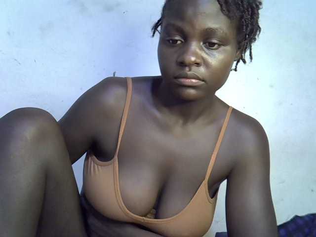 African-qeen1 live cam on BongaCams