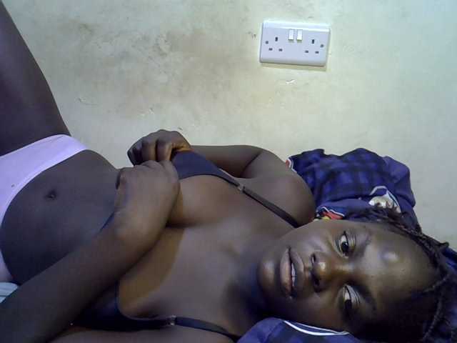 African-qeen1 live cam on BongaCams
