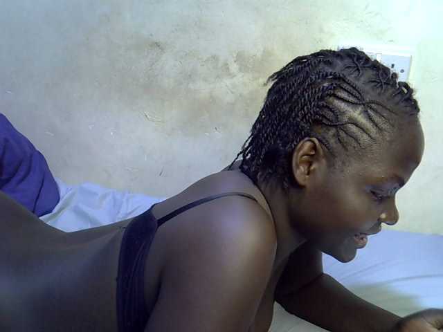 African-qeen1