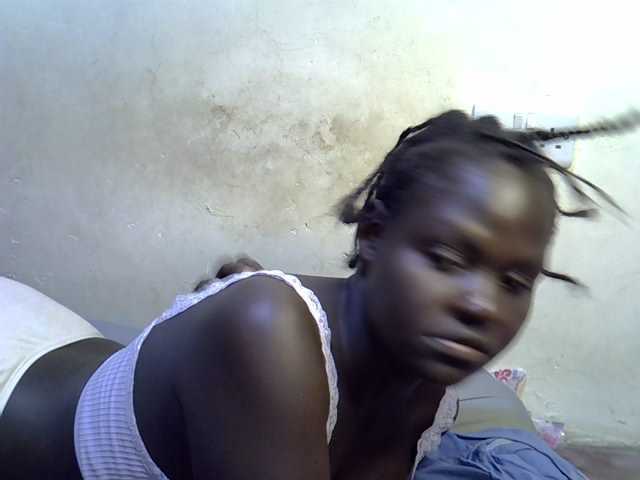 African-qeen1