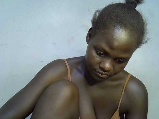 African-qeen1 live cam on BongaCams