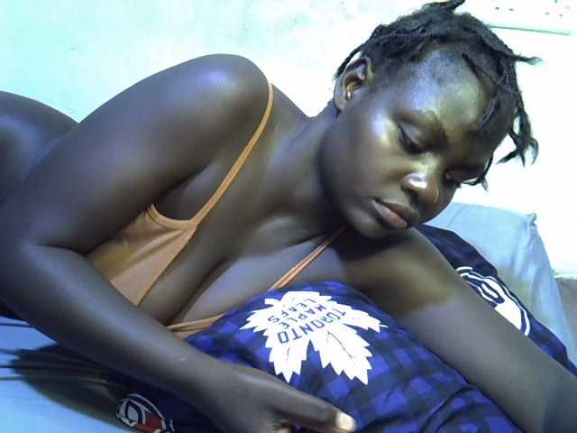 African-qeen1
