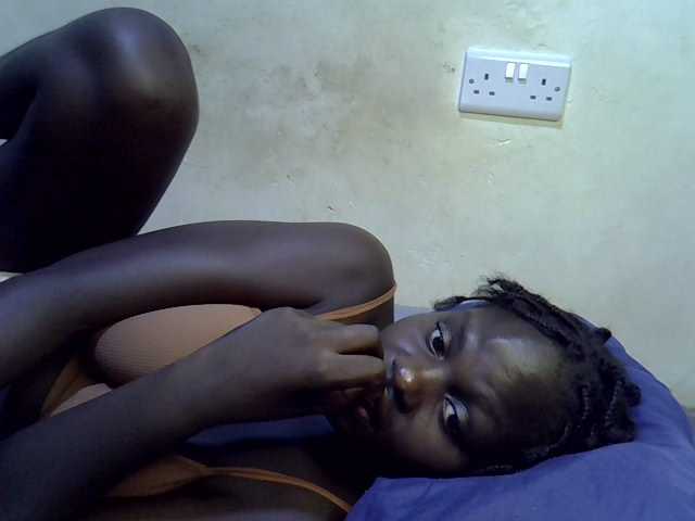 African-qeen1 live cam on BongaCams