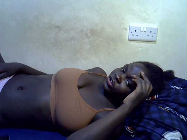 African-qeen1