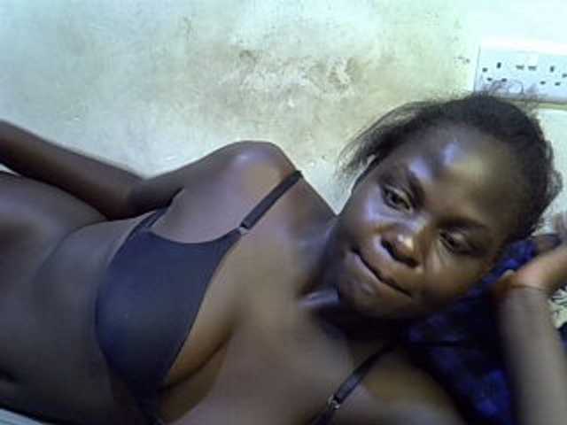 African-qeen1