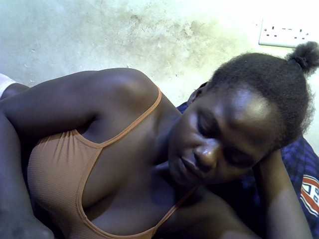 African-qeen1 live cam on BongaCams