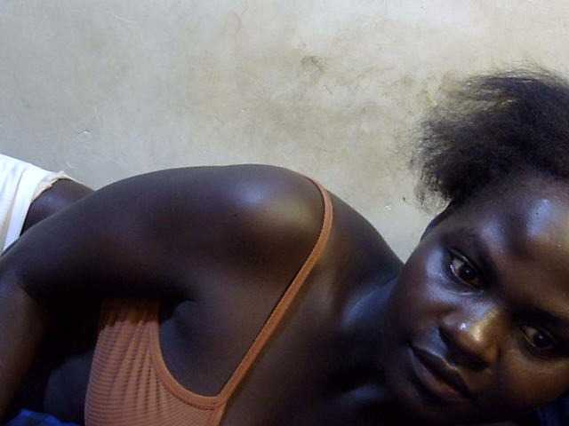 African-qeen1 live cam on BongaCams