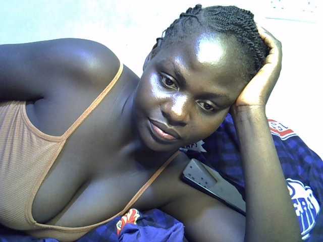 African-qeen1 live cam on BongaCams