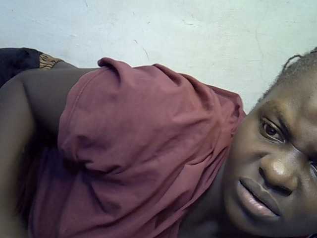 African-qeen1 live cam on BongaCams