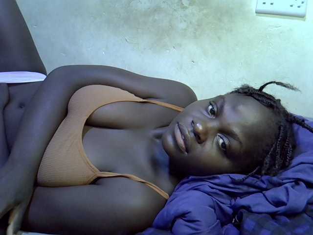 African-qeen1