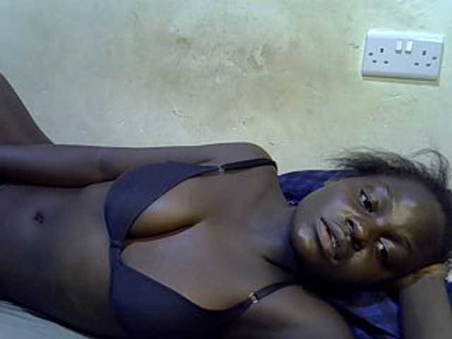 African-qeen1