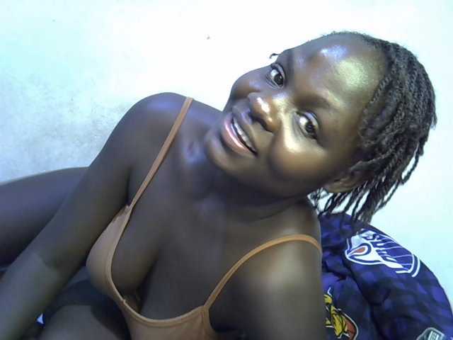 African-qeen1 live cam on BongaCams