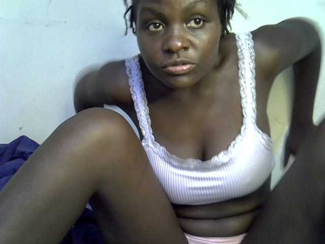 African-qeen1 live cam on BongaCams
