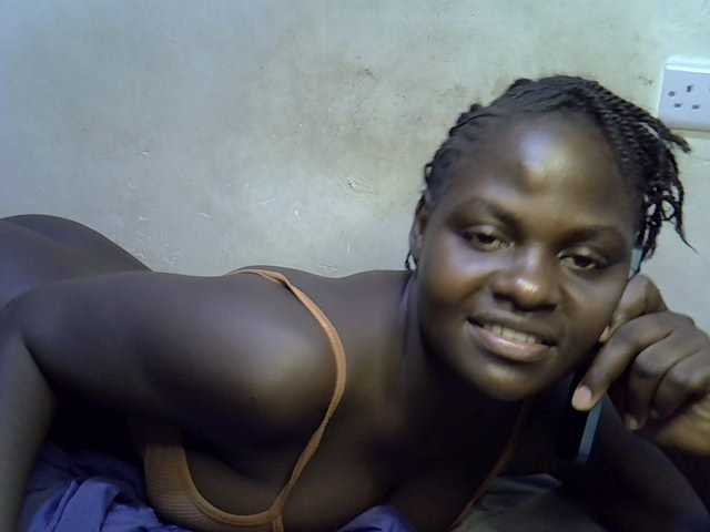 African-qeen1