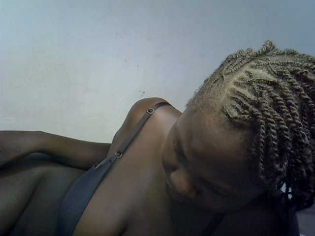 African-qeen1 live cam on BongaCams