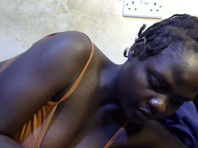 African-qeen1 live cam on BongaCams